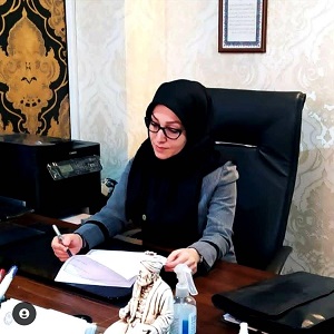 زهرا خاکباز